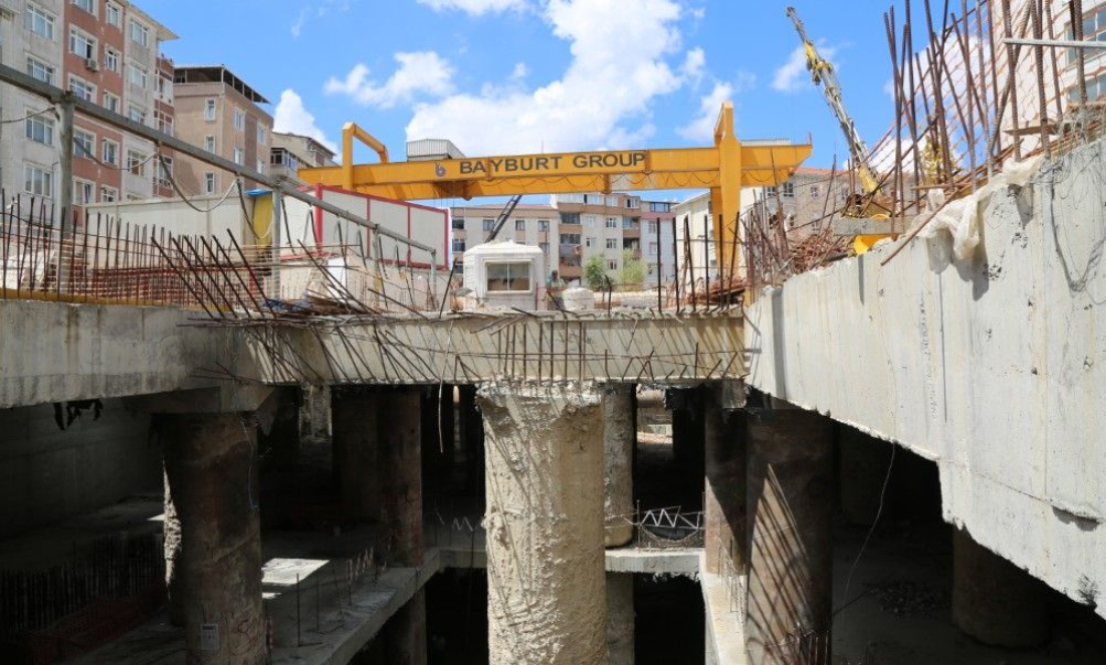 Şehrin Damarlarına Can Suyu: Metro İstasyonları ve Kentsel Dönüşüm